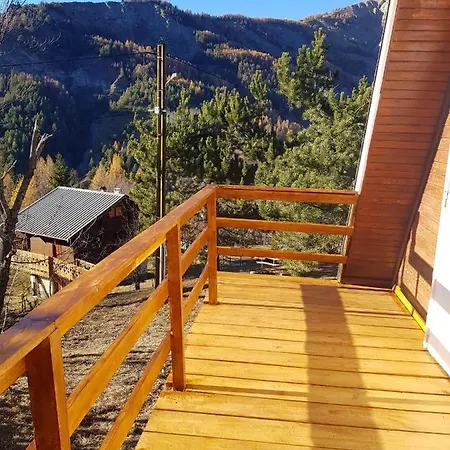 Chalet D'une Avec Jardin A *